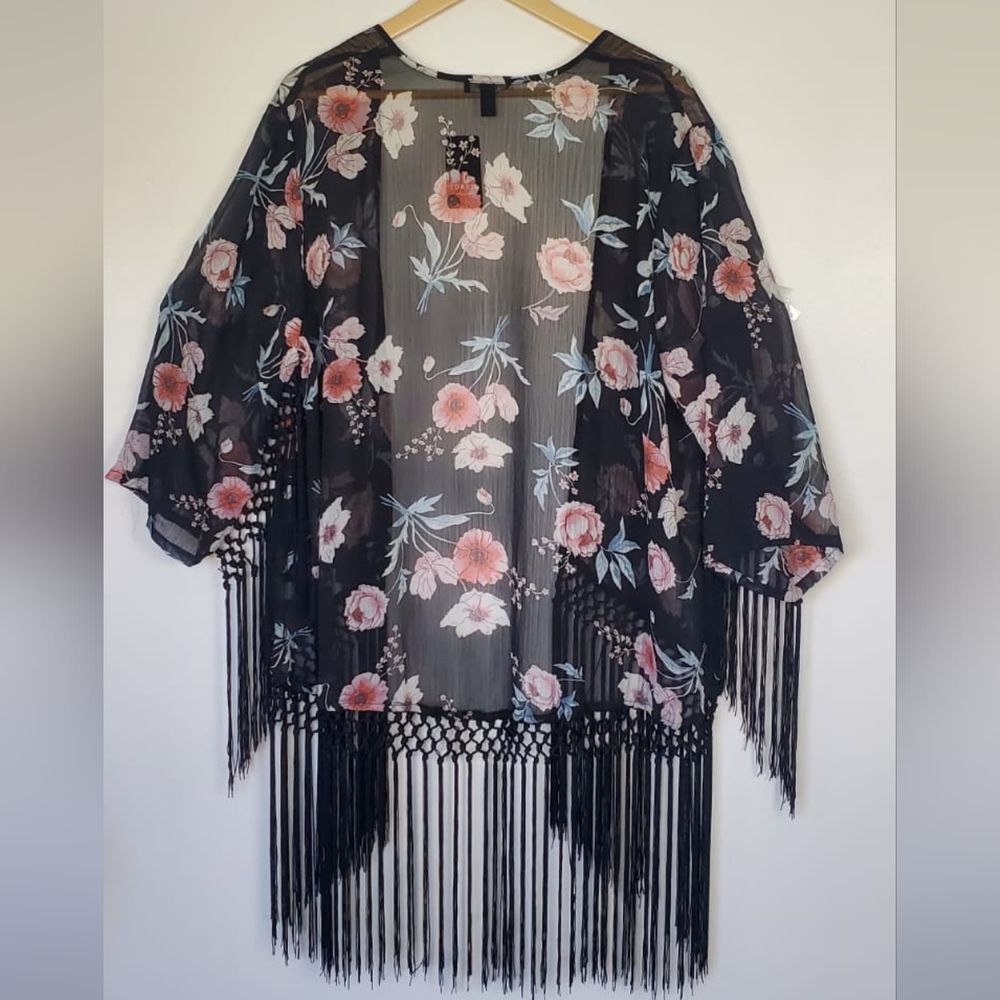 Torrid Floral Fringe Trim Short Sleeve Kimono size 00/0 or M/L - Picture 2 of 11